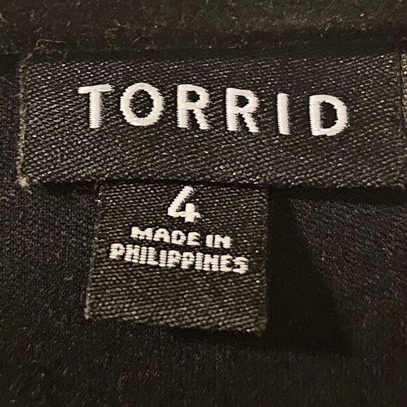 SOLD!! TORRID Cream Lace Overlay V-Neck Skater Dress - Size 4 - Picture 6 of 7